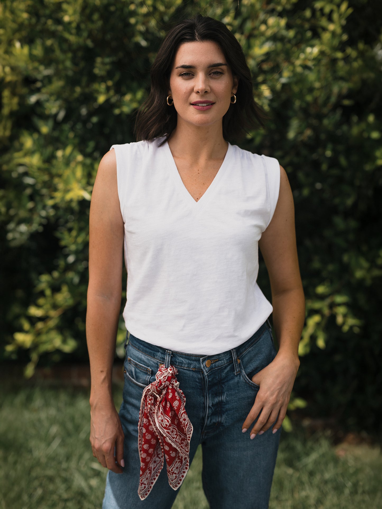 Cuffed V-neck Muscle Slub Tee