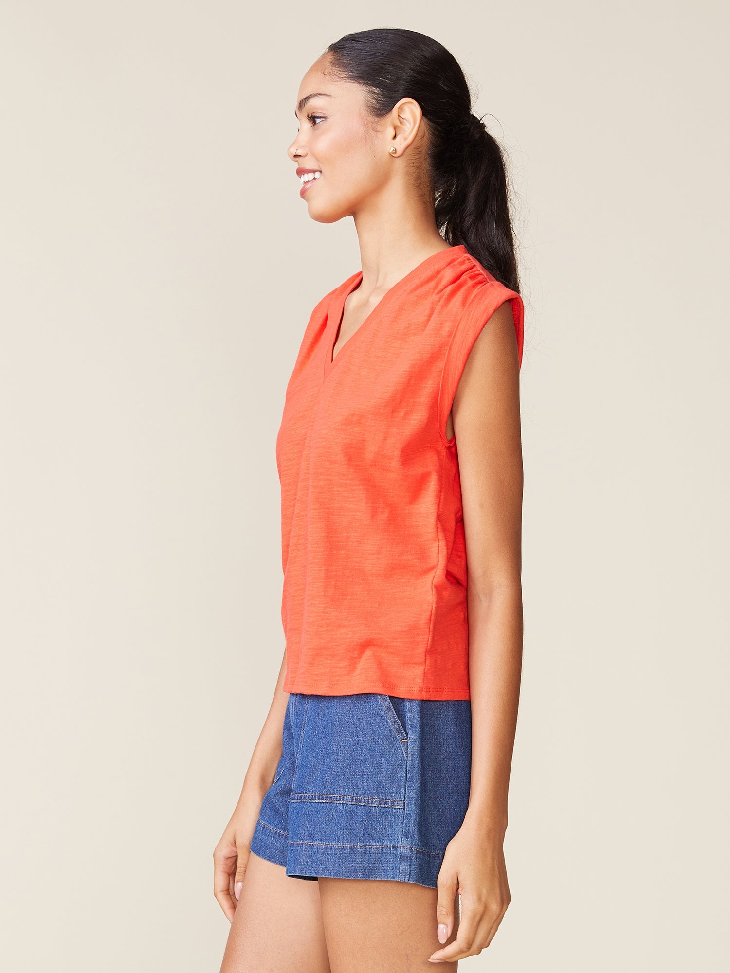 Cuffed V-neck Muscle Slub Tee - Red Alert