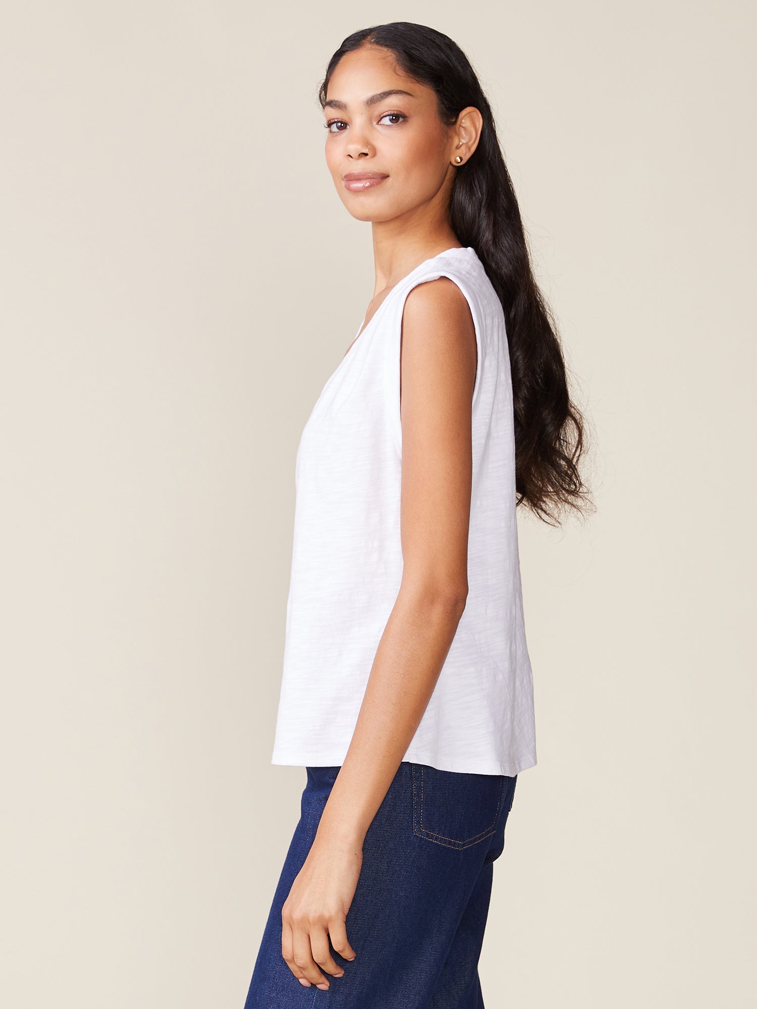 Cuffed V-neck Muscle Slub Tee - White