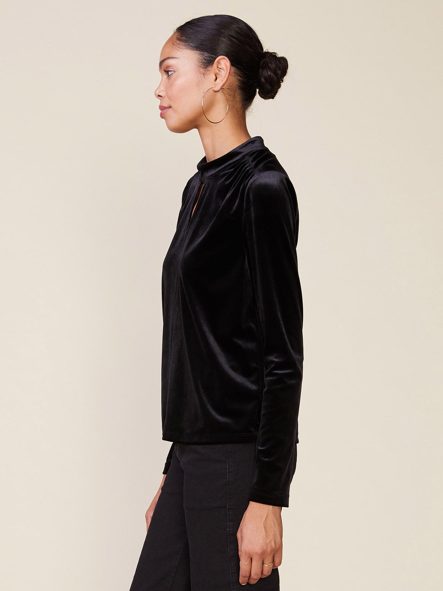 Mock Neck Keyhole Split Velvet Top | ANTHEM the label