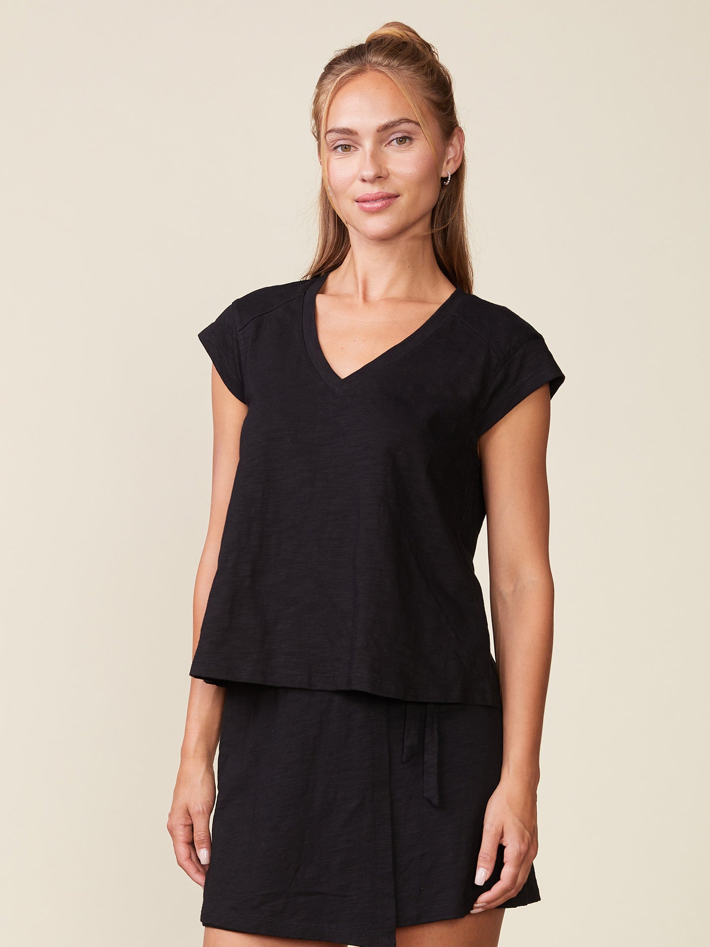 Extended Sleeve V-neck Slub Top