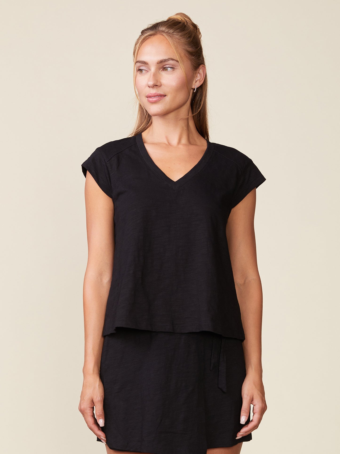 Extended Sleeve V-neck Slub Top